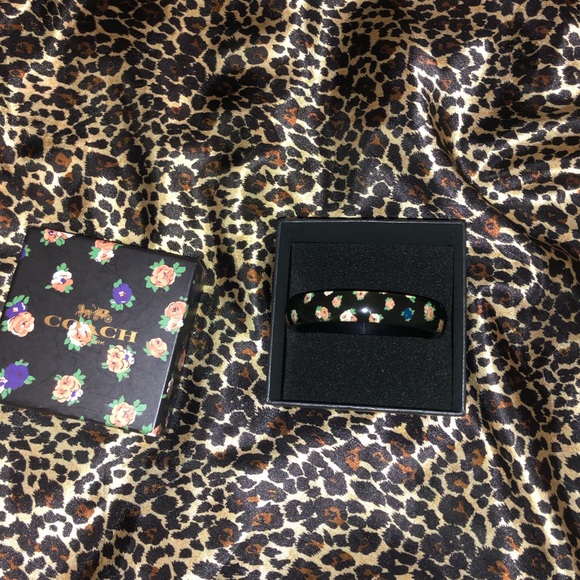 Coach Floral Bracelet - Picture 2 of 13